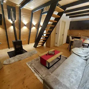 Vilat Alpine Golden Gjinar Villa